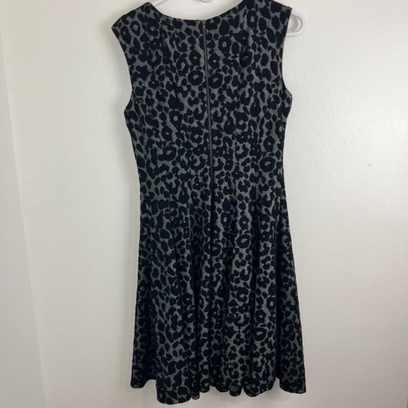 Gabby Skye Black & White Leopard Pattern Sleeveless Dress - Picture 9 of 11